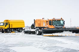 FLUGHAFEN-EQUIPMENT